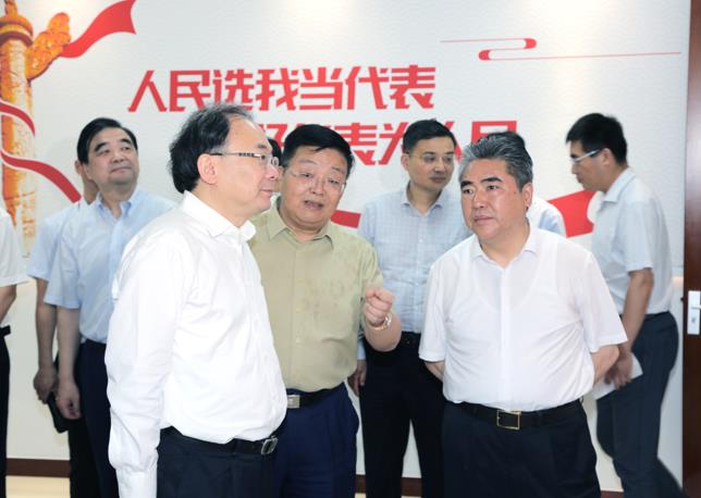 省人大常委会常务副主任李小敏一行 莅临美狮贵宾会调研