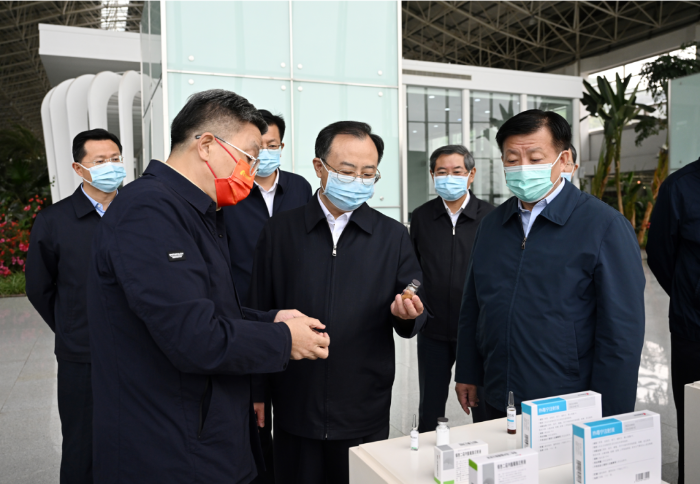 江苏省委书记吴政隆调研美狮贵宾会：加快推动传统中医药和现代科学相结合，为抗击疫情提供有力武器